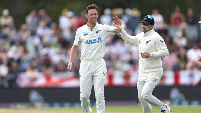 Ireland opt to bowl; Matt Henry ruled out of Test with injury – आयरलैंड बनाम न्यूजीलैंड टेस्ट: बेलफास्ट में आयरलैंड ने गेंदबाजी चुनी, मैट हेनरी बाहर