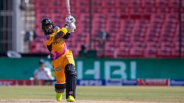 PSL 2026: पेशावर जल्मी का दबदबा बरकरार, लाहौर कलंदर्स को 76 रनों से रौंदा