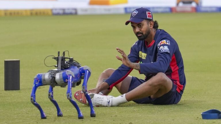कolkata Knight Riders ने दिल्ली कैपिटल्स के खिलाफ टॉस जीतकर पहले गेंदबाजी करने का फैसला किया