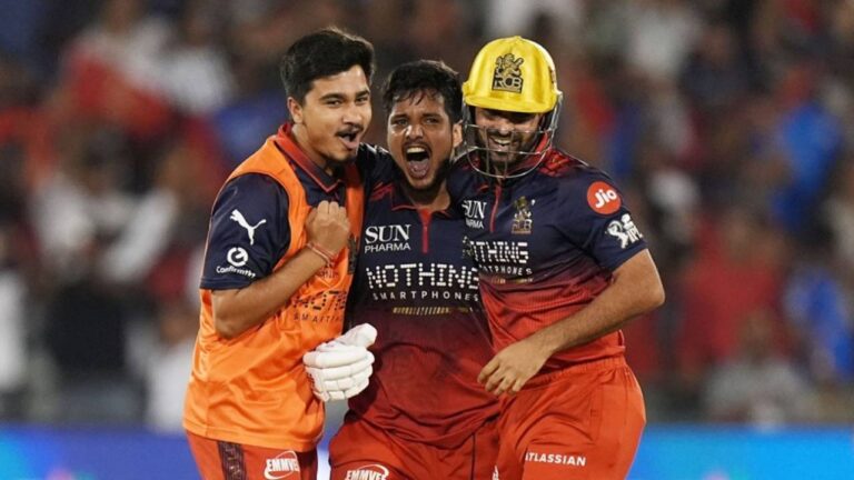 RCB ने MI को हराकर प्लेऑफ़ की उम्मीदों पर लगाई मुहर, राशिद ख़ान के आखिरी गेंद पर जीत