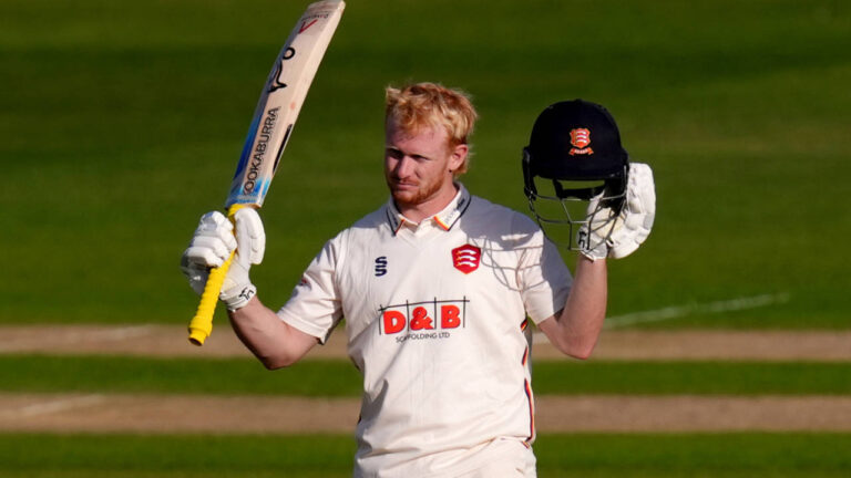 Jordan Cox celebrates Test call-up with unbeaten 184 के साथ चमके