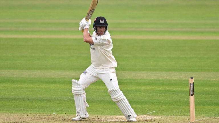 Bracey, van Buuren dig into frustrate Northants काउंटी चैंपियनशिप में