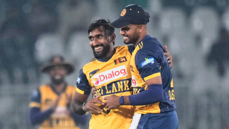 WI bowl first in drizzly Kingston; Malinga, Jangoo named in XIs – वेस्टइंडीज का टॉस जीतकर पहले गेंदबाजी का फैसला