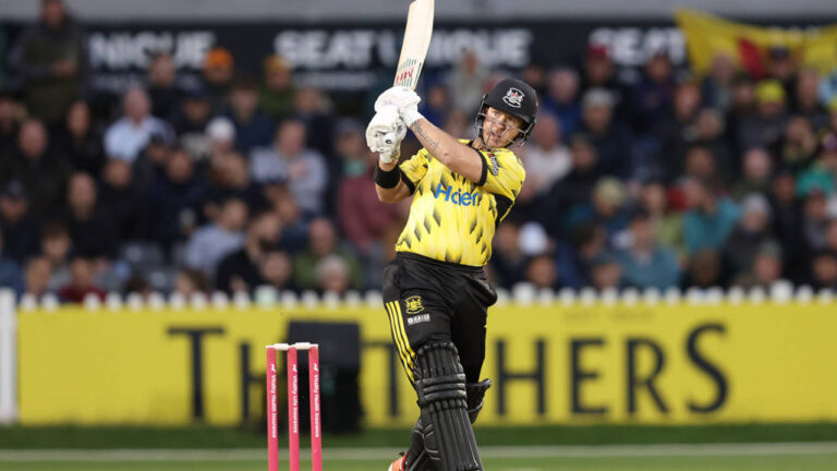 D’Arcy Short fifty consigns Somerset to a third straight defeat: ग्लॉस्टरशायर की बड़ी जीत