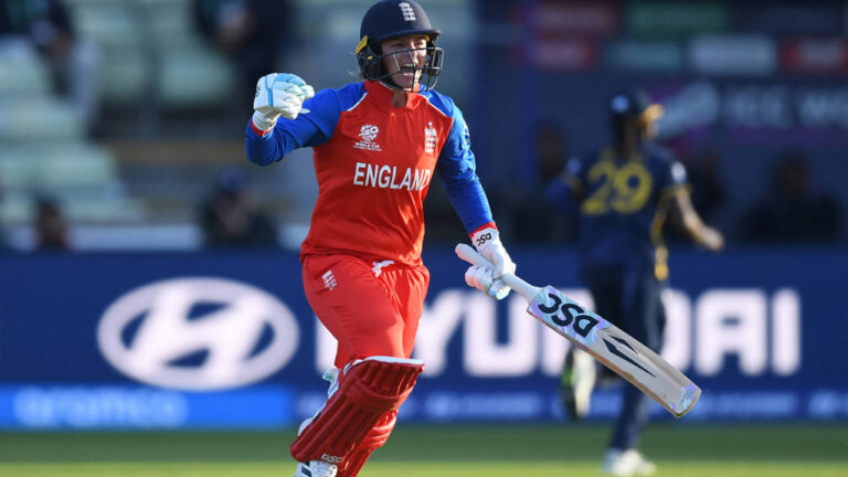 Wyatt-Hodge century drives England to statement victory in tournament opener: इंग्लैंड ने विश्व कप अभियान की शानदार शुरुआत की